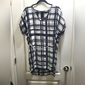 Black and white Tunic XL